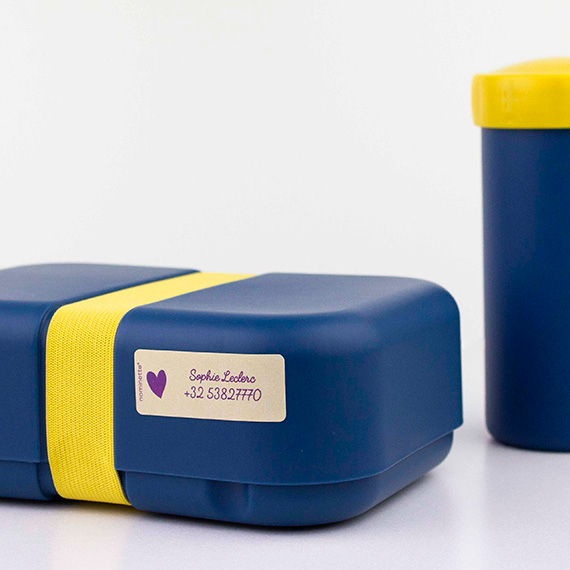 Etichetta autoadesiva